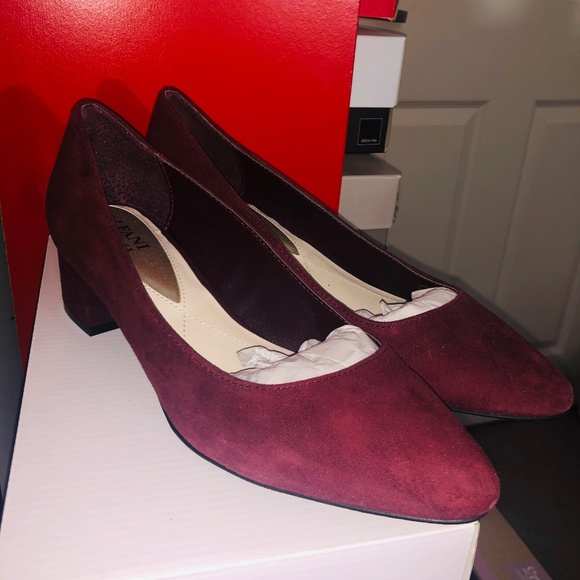 NWT Alfani block heel suede pump burgundy - Picture 3 of 5